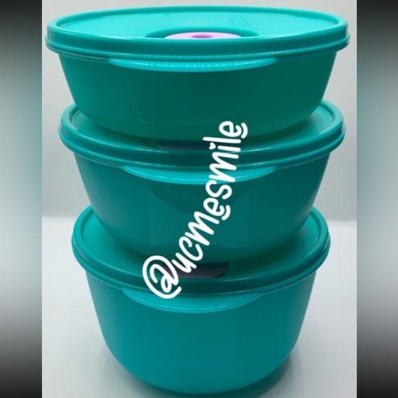 Tupperware Set of (3) Crystalwave Round Microwave Containers With Spout - Picture 9 of 10